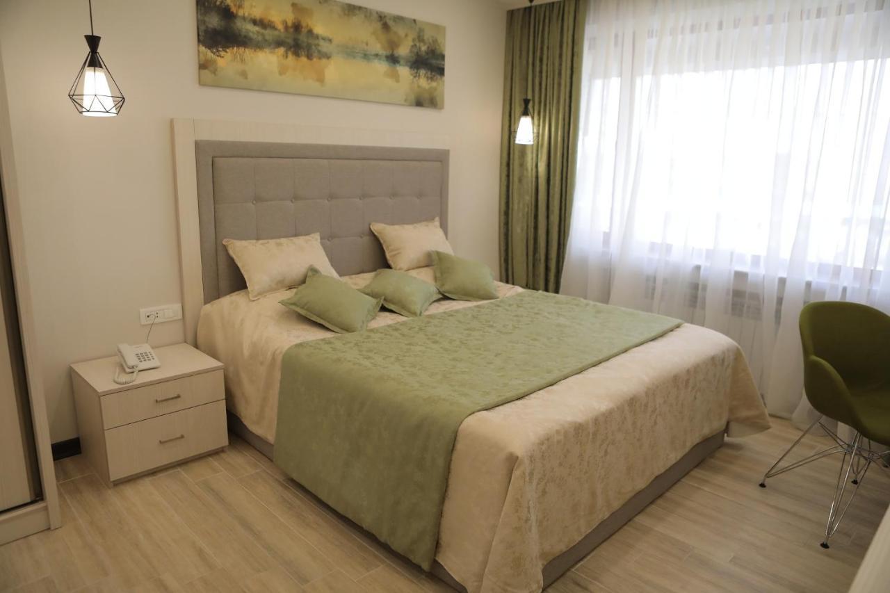 4Room Hotel เยเรวาน ภายนอก รูปภาพ