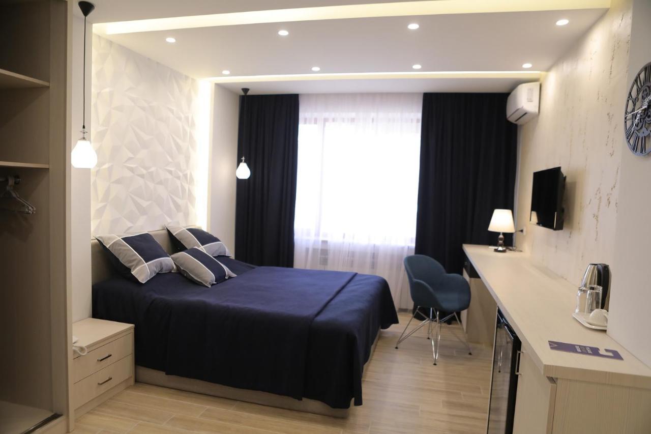 4Room Hotel เยเรวาน ภายนอก รูปภาพ