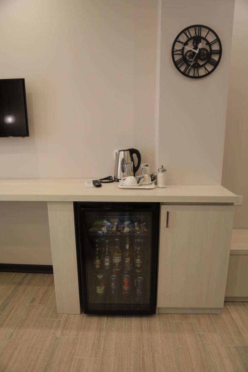 4Room Hotel เยเรวาน ภายนอก รูปภาพ